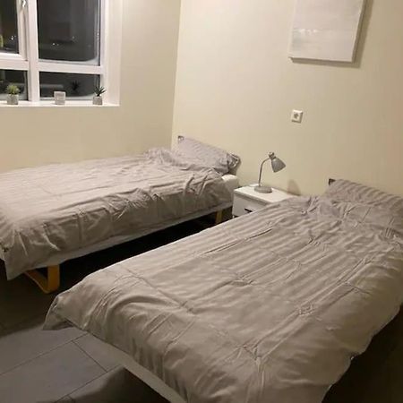 Husavik 2 Bedroom Apartment Luaran gambar