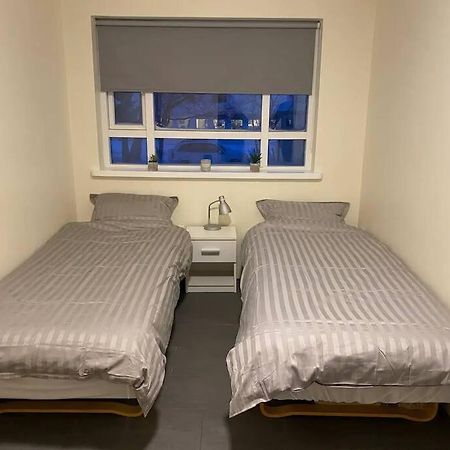 Husavik 2 Bedroom Apartment Luaran gambar