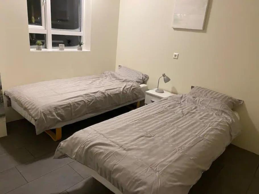 Husavik 2 Bedroom Apartment Luaran gambar